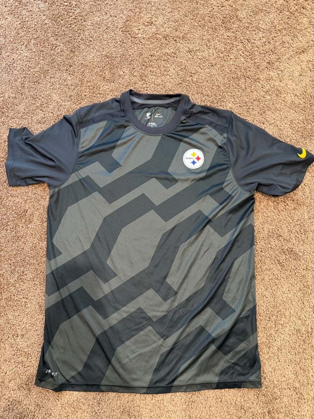 Nike Men’s Black & Dark Gray Pittsburgh Steelers Graphic Performance Jersey